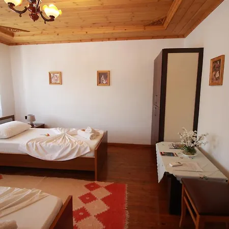 Grandma's Pensjonat 3*