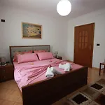 Grandma's Πανσιόν 3*