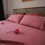 Grandma's Πανσιόν 3*
